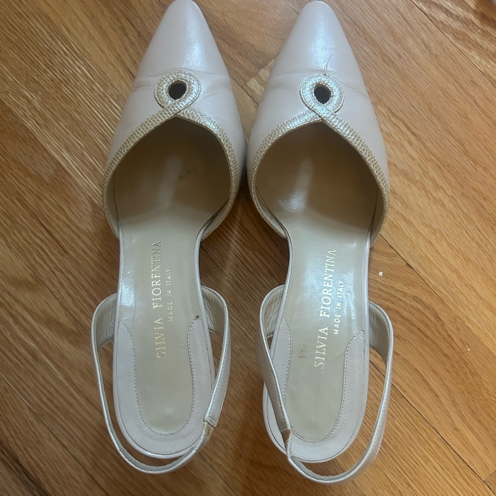 Vero Cuoio Cream Slingback Heels with Pointed Toe